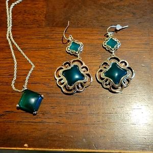 Kendra Scott Green onyx earrings and necklace